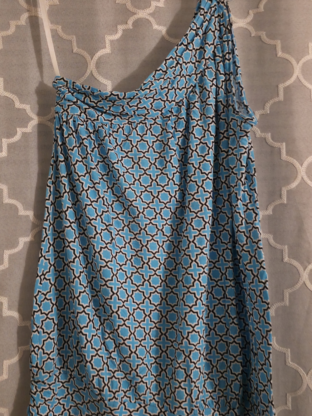 NY Collection Blue and Black Geometric One-Shoulder Tank